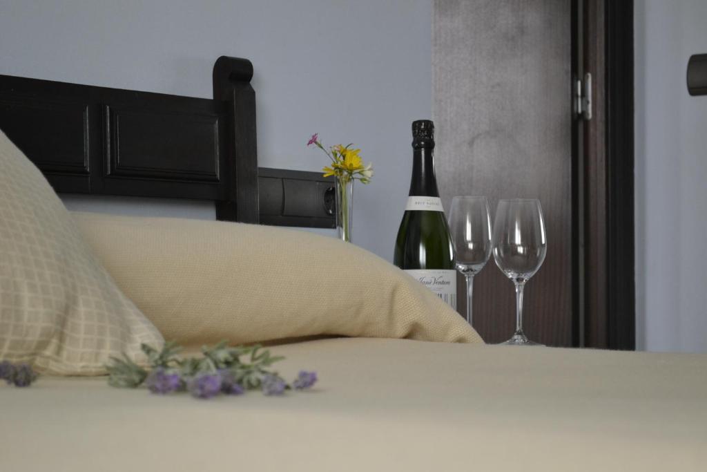 Hotel Restaurant El Bosc Баньерес-дель-Пенедес Номер фото